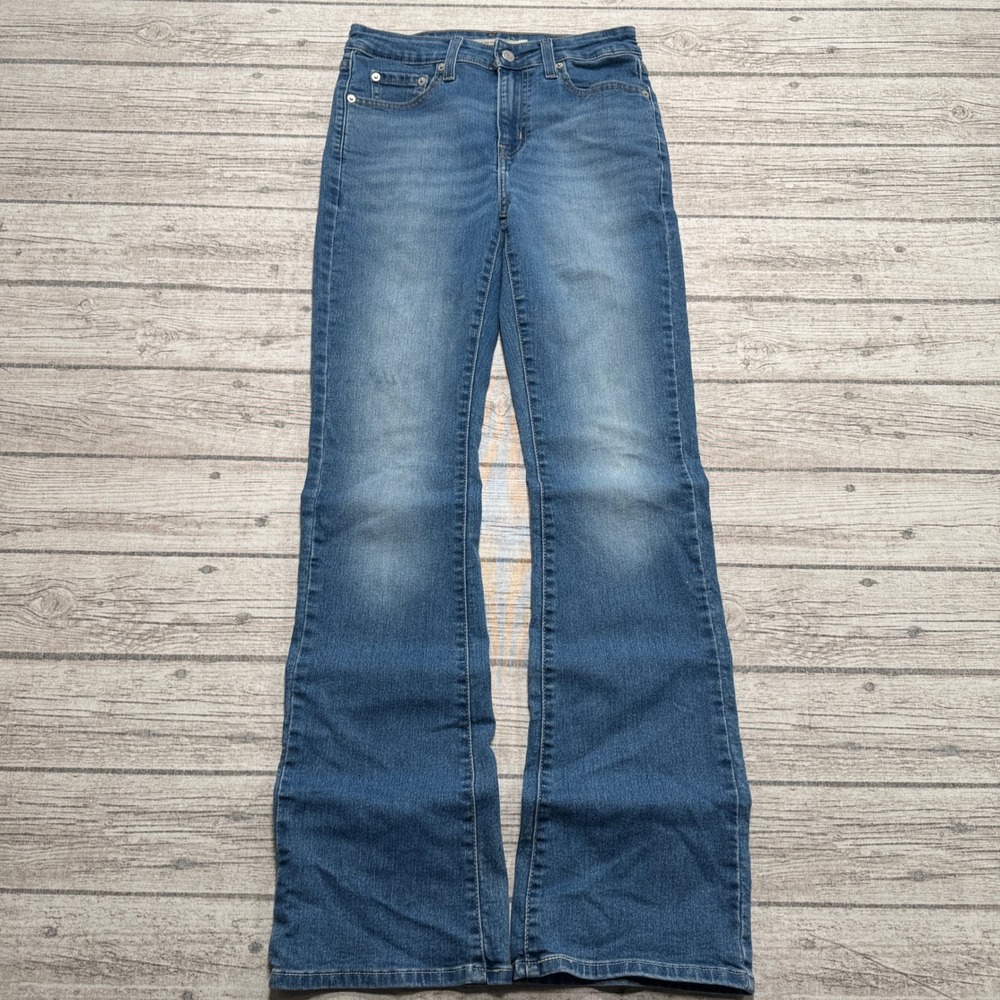 Levi's 725 Jeans Women's 26 Blue Denim High Rise Bootcut Medium Wash Whiskered